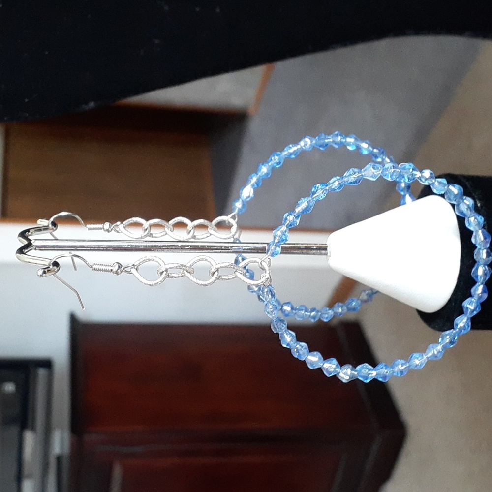 Brand New Periwinkle Blue Pierced Earrings KK120